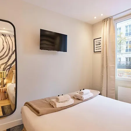 Apartment Charming Flat In The Heart Of Paris