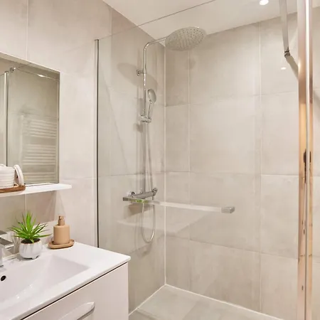 Charming Flat In The Heart Of Apartment Paris